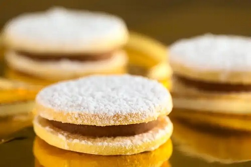 Alfajore delicioase cu dulce de leche