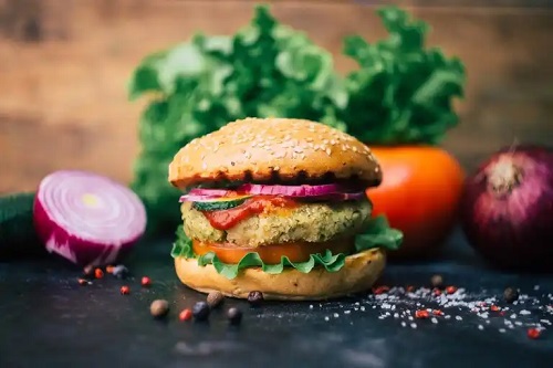 Burgeri de avocado și quinoa: rețetă delicioasă