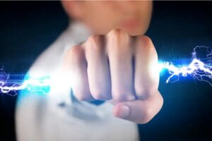 Electricitatea statică: ce este și care sunt riscurile sale pentru sănătate?