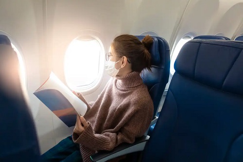 Cum să aveți grijă de păr în timpul unei călătorii cu avionul