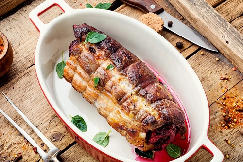 Ruladă umplută din carne de porc