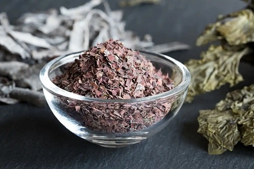 Algele marine Dulse uscate și măcinate