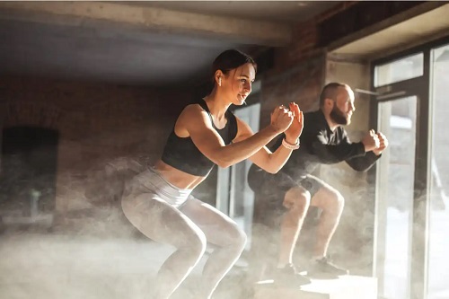 Rutina de antrenament Madcow 5x5 în sala de fitness