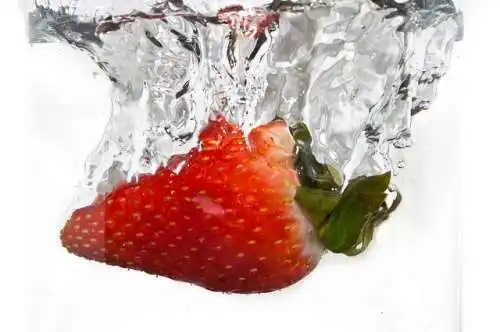Ape cu aromă naturală de căpșuni