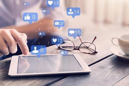 Boala indusă de social media