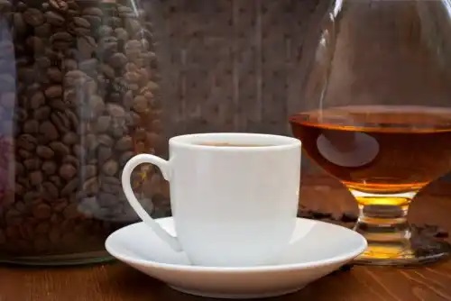 Cafeaua pe lista de alimente care cresc acidul uric