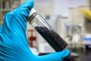 Carbon 60 sau cărbune activ: utilizări, beneficii și recomandări