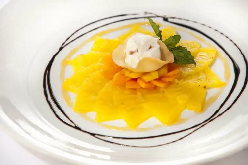 Carpaccio de ananas cu înghețată: rețetă delicioasă