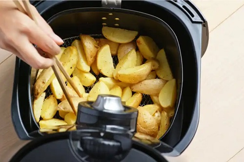 Cartofi la air fryer
