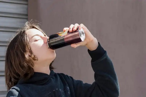 Copiii și băuturile energizante: au voie să le consume?