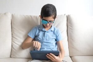 10 exerciții utile pentru persoanele cu ochi leneș sau ambliopie