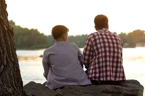 Adult care are întrebări de adresat unui adolescent