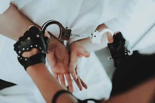 Cătușe folosite în BDSM