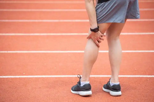7 cauze ale durerii în spatele genunchiului