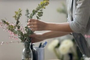 11 idei de decorațiuni cu vaze de sticlă