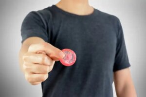 Tot ce trebuie să știi pentru a alege dimensiunea prezervativelor