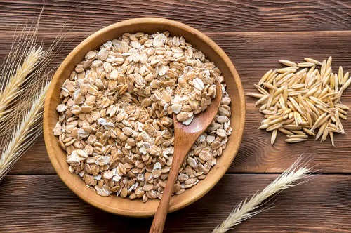 Ovăzul pe lista de remedii naturale eficiente pentru dermatita seboreică