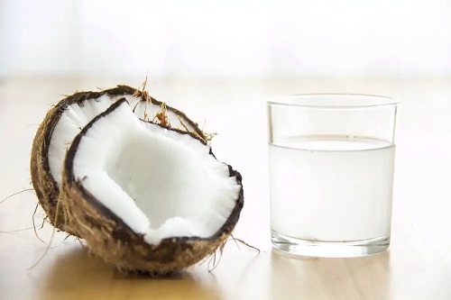 Remedii naturale pentru tensiunea mică cu apă de cocos