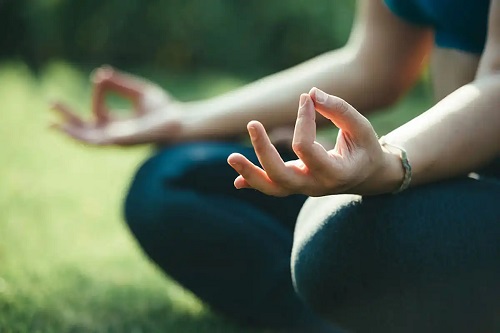 Cum să scapi de o obsesie prin meditație