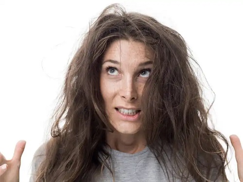 7 tratamente naturale pentru părul frizzy