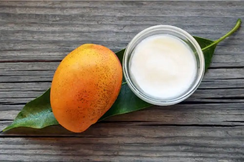 Utilizările și beneficiile untului de mango pentru piele