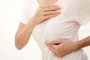 3 remedii naturale pentru a calma mâncărimea sânilor