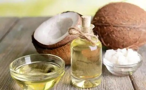 Cele mai bune remedii naturale pentru buze uscate