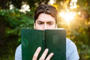 9 cărți de filosofie importante pe care trebuie să le citiți