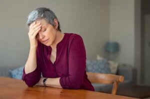 Furnicături în cap: 10 cauze posibile