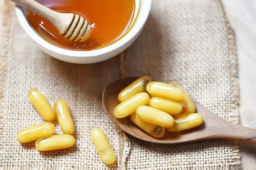 Remedii cu lăptișor de matcă și miere