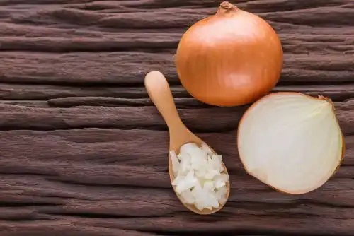 Remedii naturale pentru întărirea vaselor de sânge cu ceapă