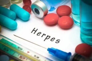 Primele simptome ale herpesului genital