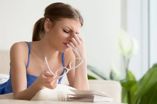 Simptome legate de serotonina scăzută la femei tinere
