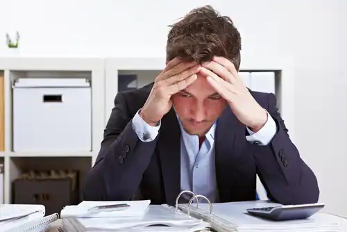 Ce este „sindromul burnout” și cum să-l eviți?