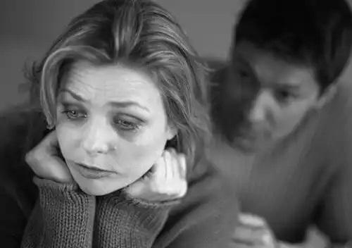 Lucruri pe care nu ar trebui să le spui cuiva cu depresie