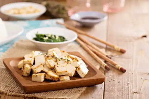 Principalele beneficii pe care le oferă tofu