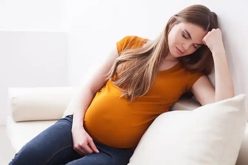 Femeie depresivă în sarcină