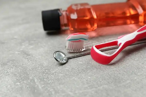 Instrumente pentru igiena orală