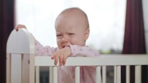 De ce nu este bine să lași copilul să plângă fără să-l îngrijești?
