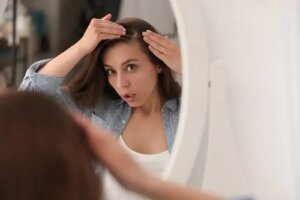 Ce tipuri de alopecie afectează mai mult femeile?