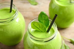 Băuturi pentru combaterea respirației urât mirositoare