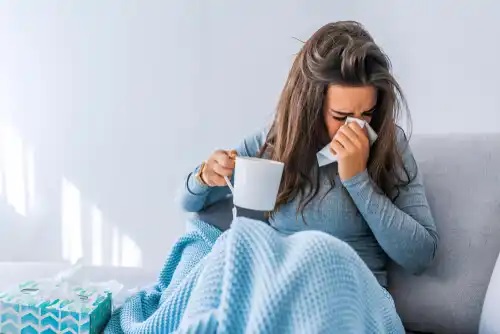 Persoană care știe cum să tratezi simptomele gripei