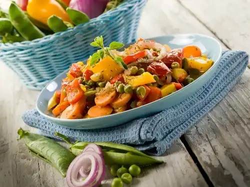 Platou de cuscus cu pui