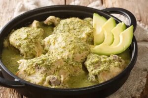 Rețeta tradițională de pollo en pepitoria