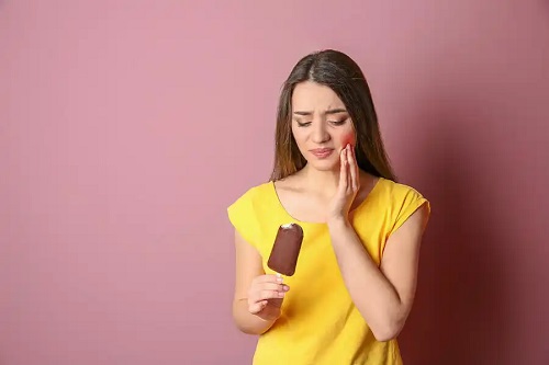 Alimentele reci declanșează sensibilitatea dentară