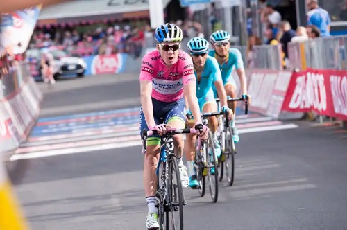 Cum se antrenează bicicliștii pentru Giro d’Italia?