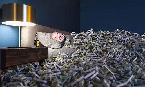 Bărbat care visează bani