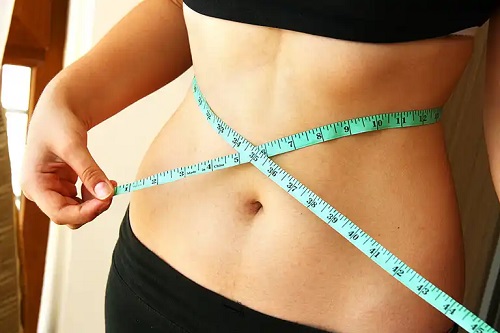 Femeie care urmează dieta Optavia