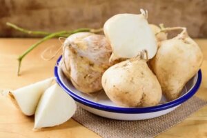 Ce este și cum se consumă jicama?