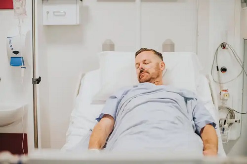Pacient care a trecut prin cateterismul cardiac